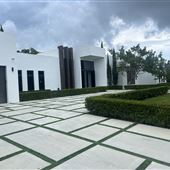 Pinecrest manor