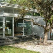Midcentury modern home in Pinecrest