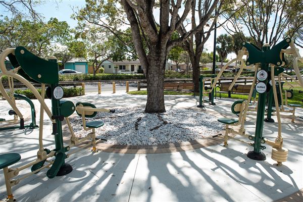 Colonial Drive Park