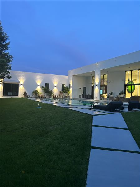 Pinecrest manor
