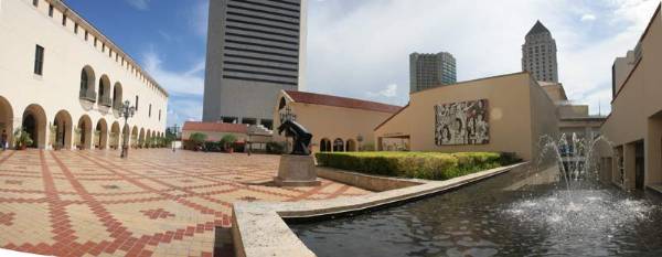 Cultural Center Plaza (7/29/2008)