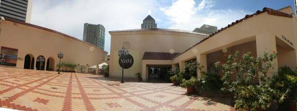 Cultural Center Plaza (7/29/2008)