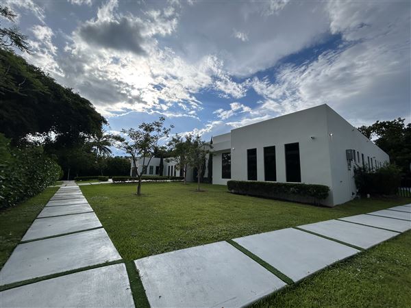 Pinecrest manor