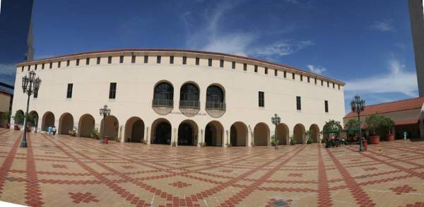 Cultural Center Plaza (7/29/2008)