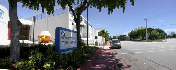 SCOTT RAKOW YOUTH CENTER & ICE RINK