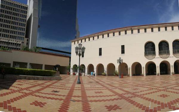 Cultural Center Plaza (7/29/2008)