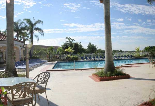 Doral Park Country Club